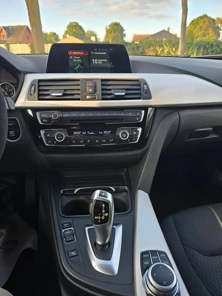 BMW 318 Touring — photo 15 sur 20