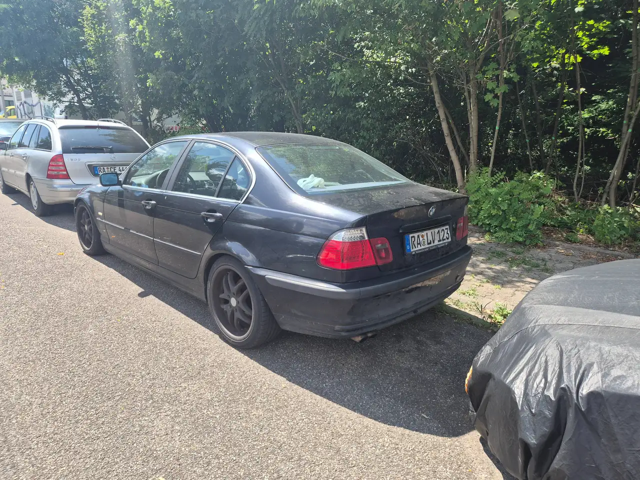 BMW 320i, foto 2