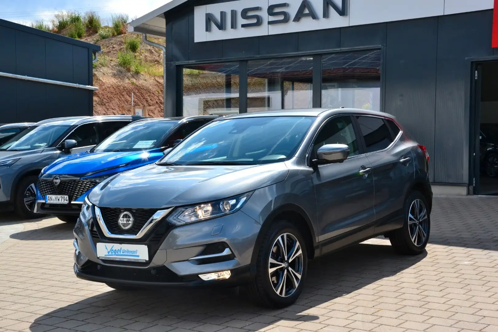 Nissan Qashqai 1.5 Diesel, 4x2, N-Connecta Grau - 2