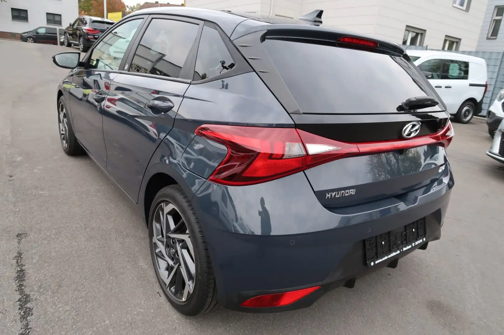 Hyundai i20 Edition 30+ # erst 11.000 km # Navi... Grau - 2