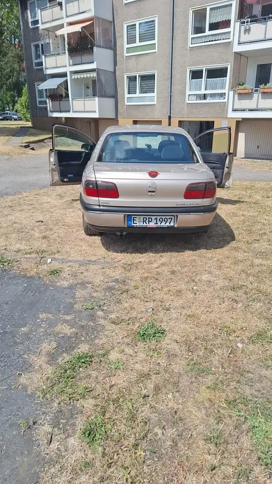 Opel Omega 2.0 16V CD Reflection. TÜV 05/27, foto 5