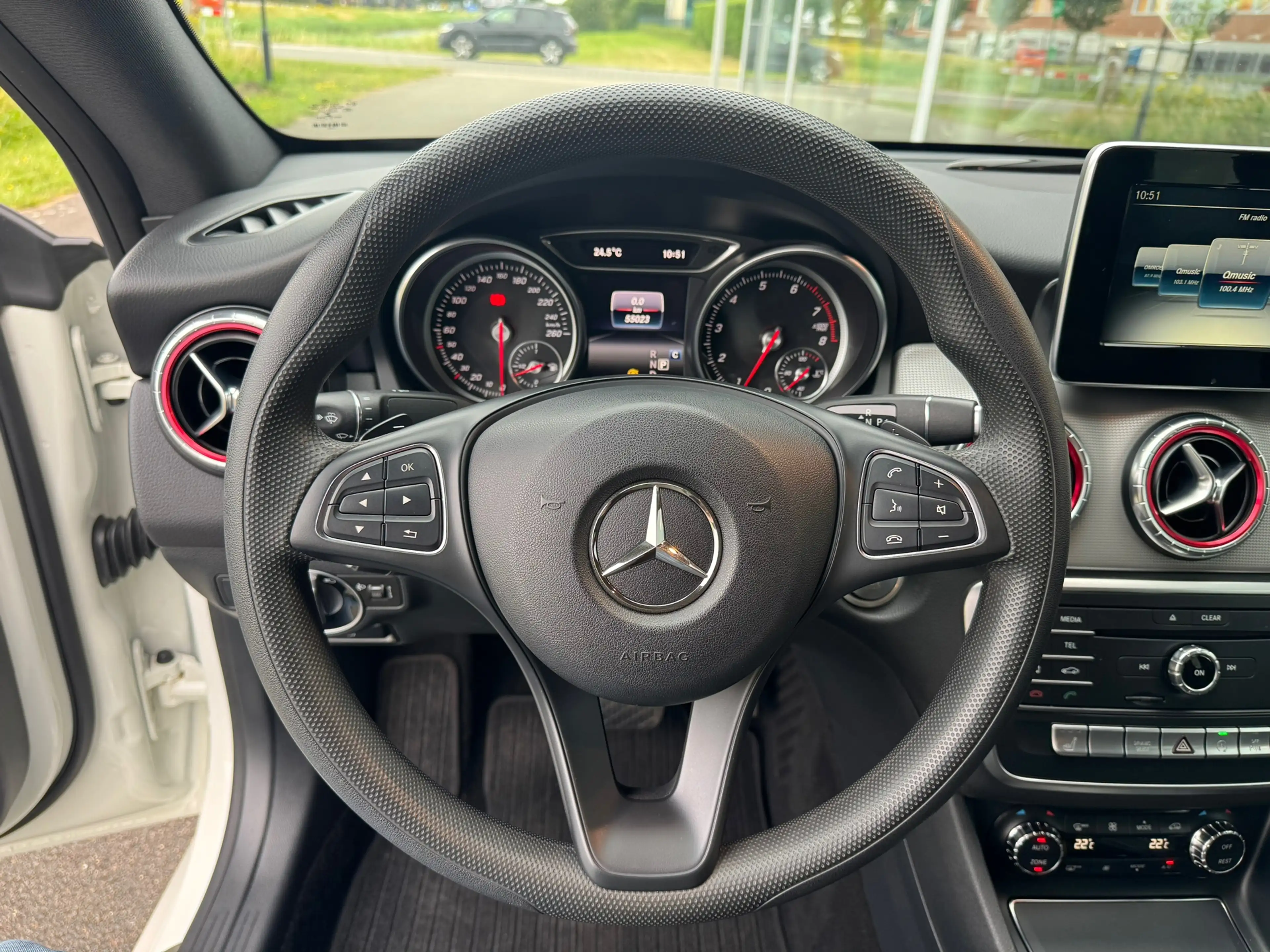 Mercedes-Benz CLA 200 Urban automaat , Apple-carplay , achteruitrijcamer — photo 11