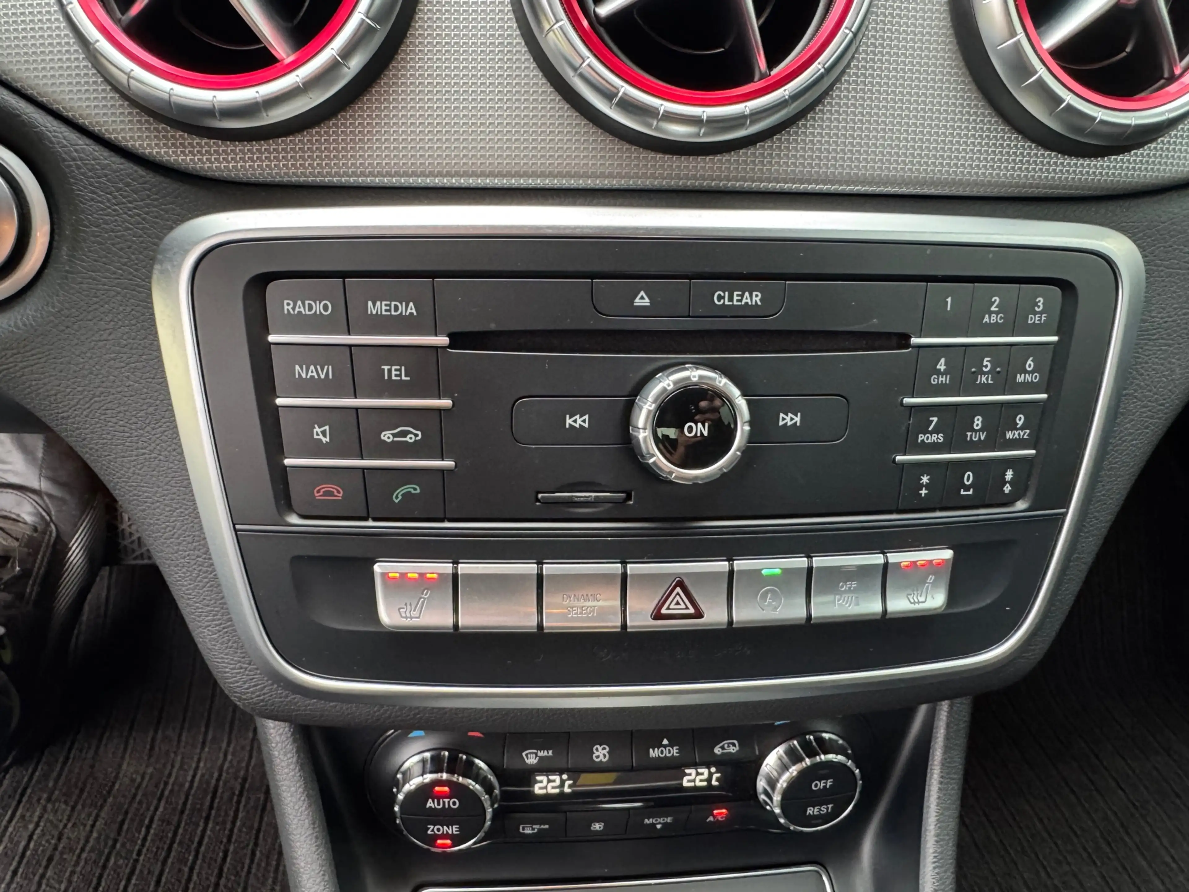 Mercedes-Benz CLA 200 Urban automaat , Apple-carplay , achteruitrijcamer — photo 14