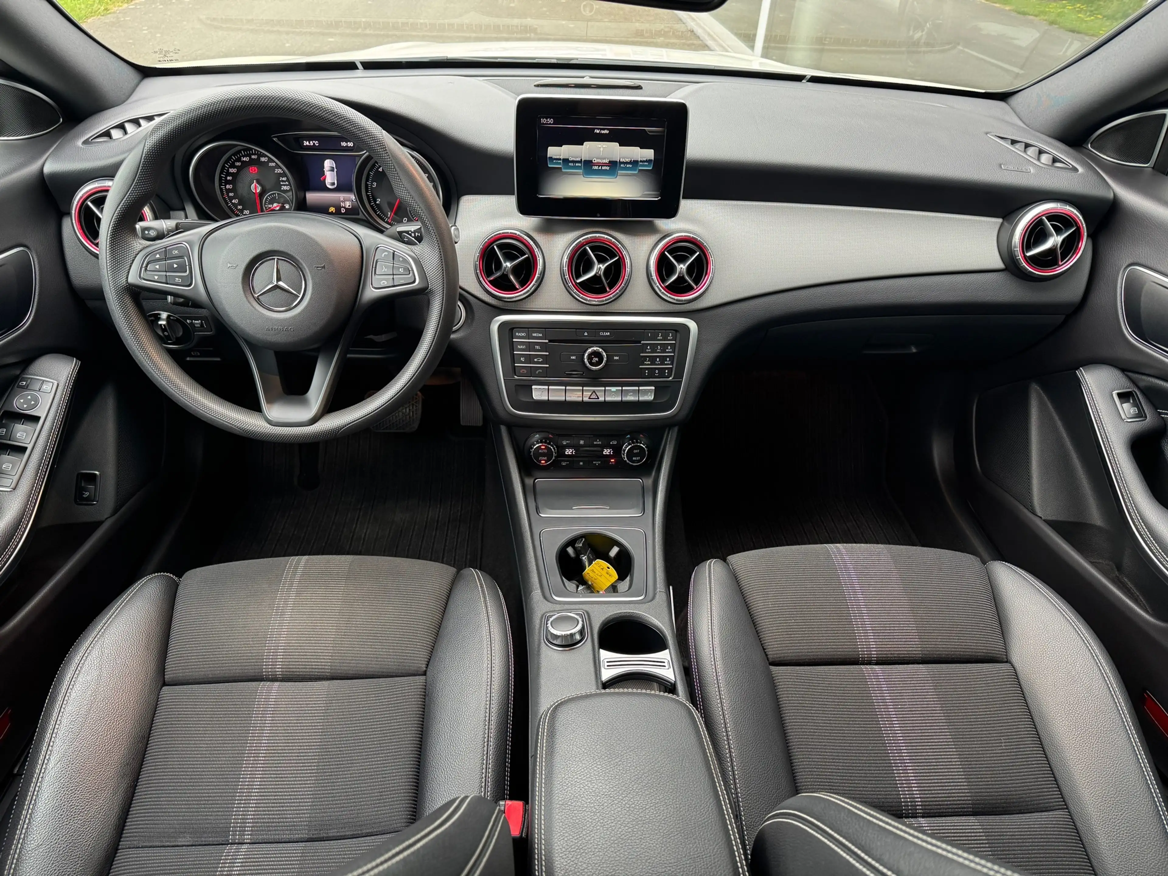 Mercedes-Benz CLA 200 Urban automaat , Apple-carplay , achteruitrijcamer — photo 8