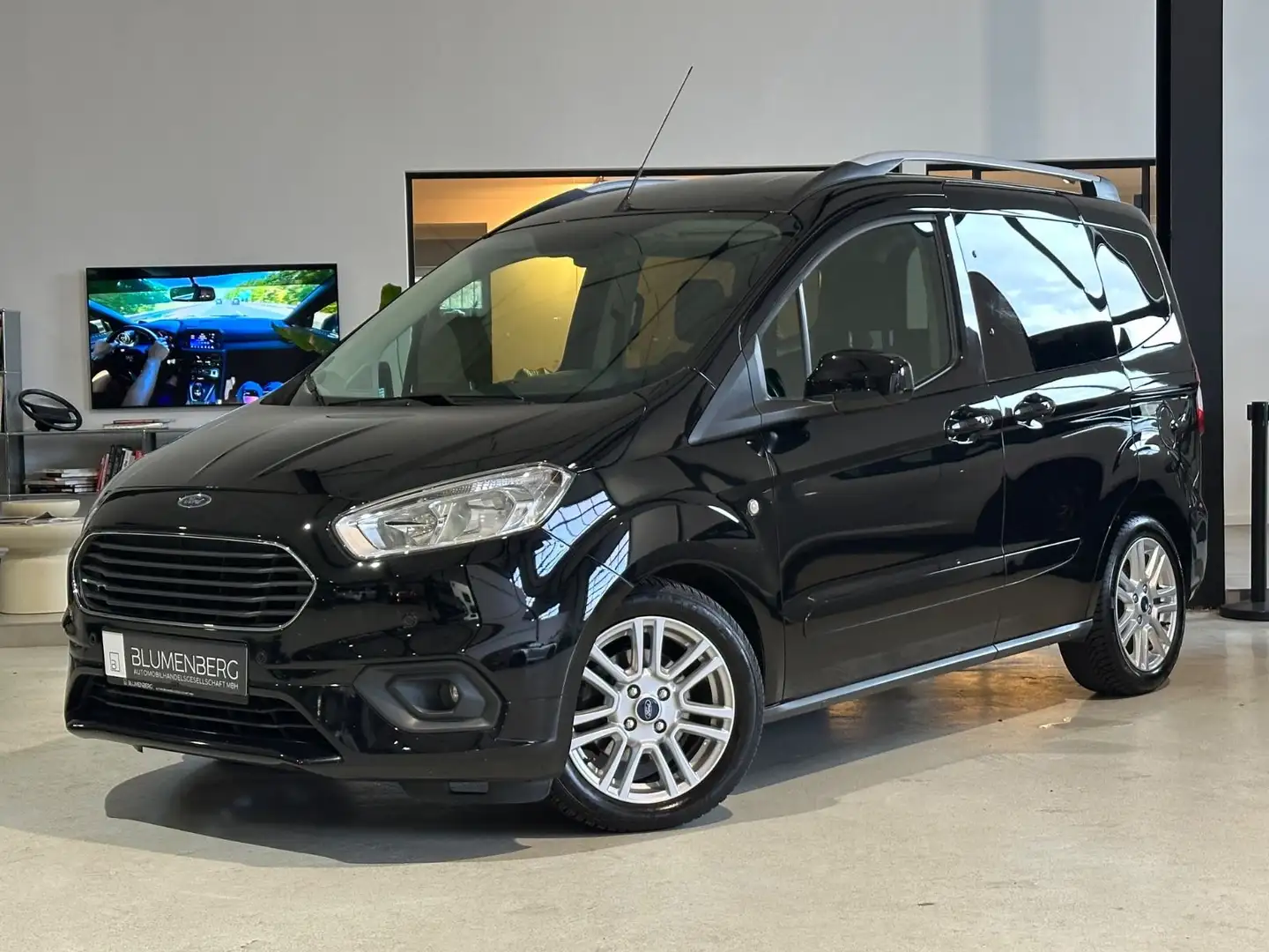 Ford Tourneo Courier Titanium *Navi,Apple,Kamera* Schwarz - 1