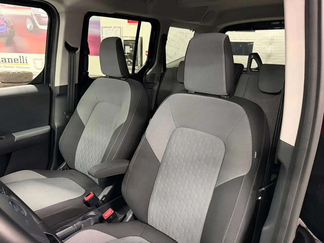 Ford Tourneo Courier 2026 — фото 13
