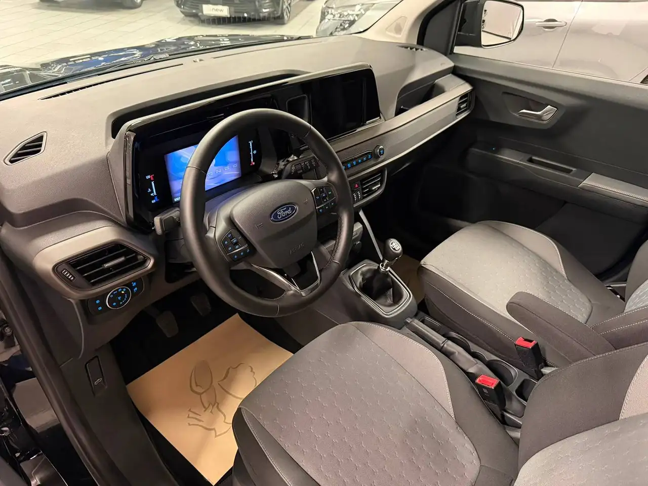 Ford Tourneo Courier 2026 — фото 10
