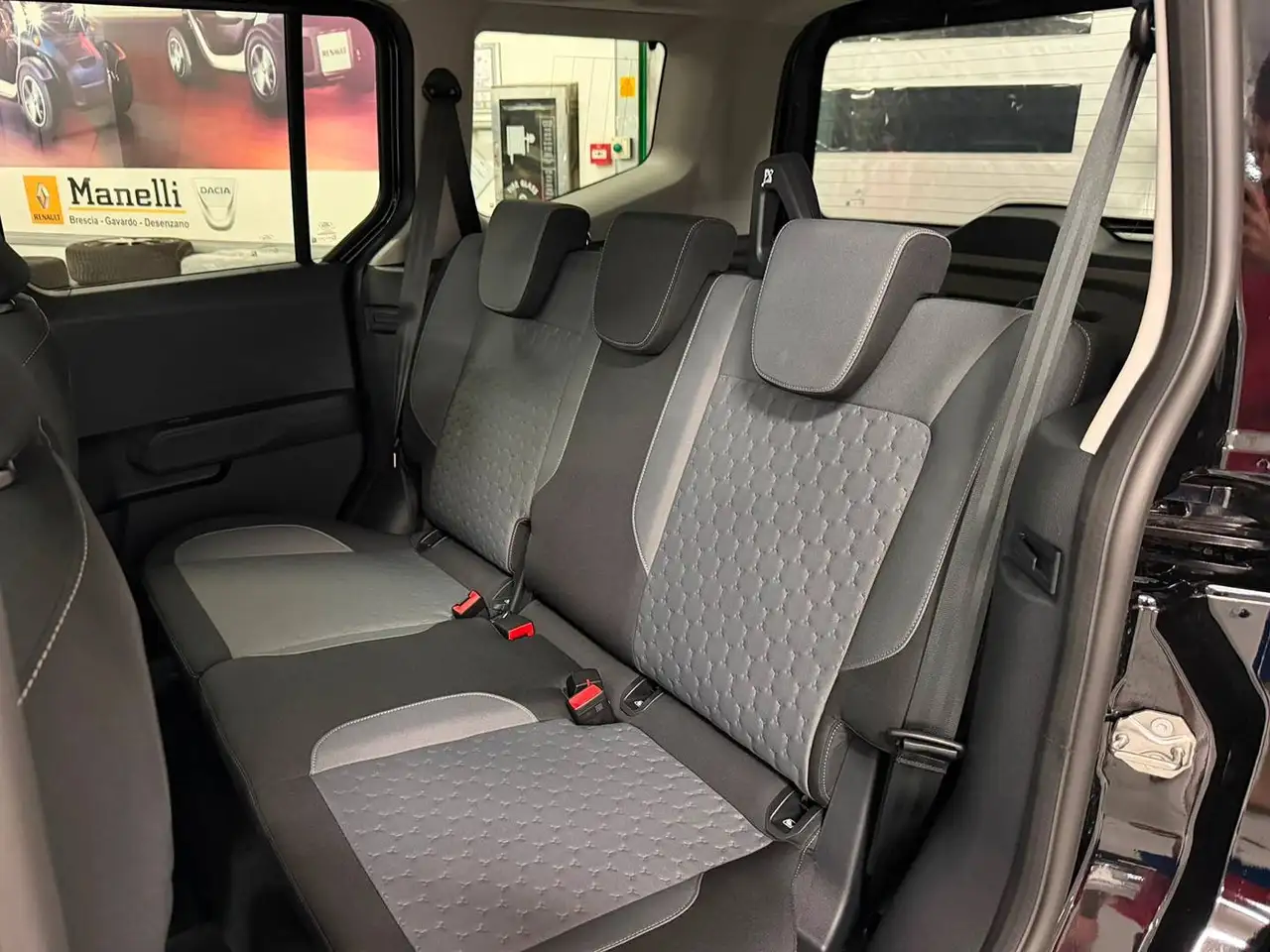 Ford Tourneo Courier 2026 — фото 14