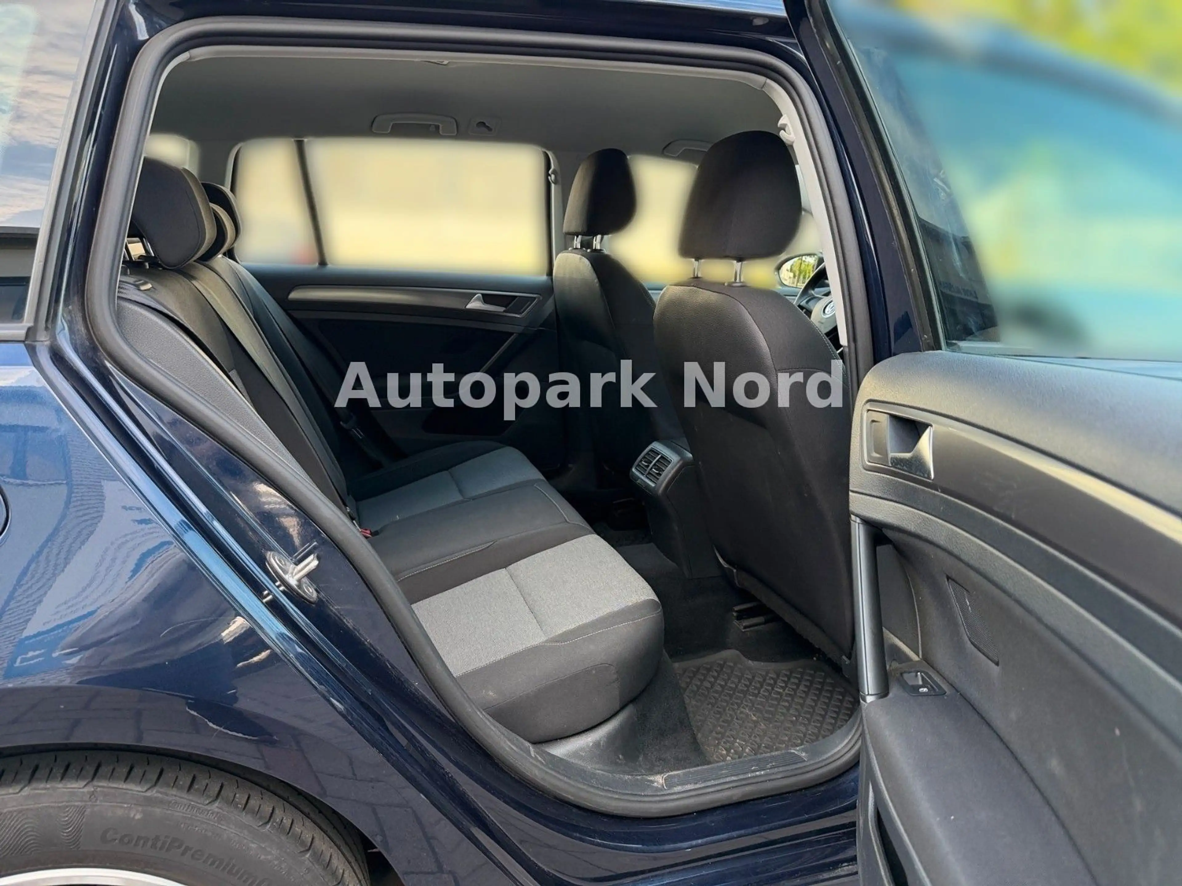 Volkswagen Golf VII 1.6 TDI Variant Trendline BlueMotion — photo 14