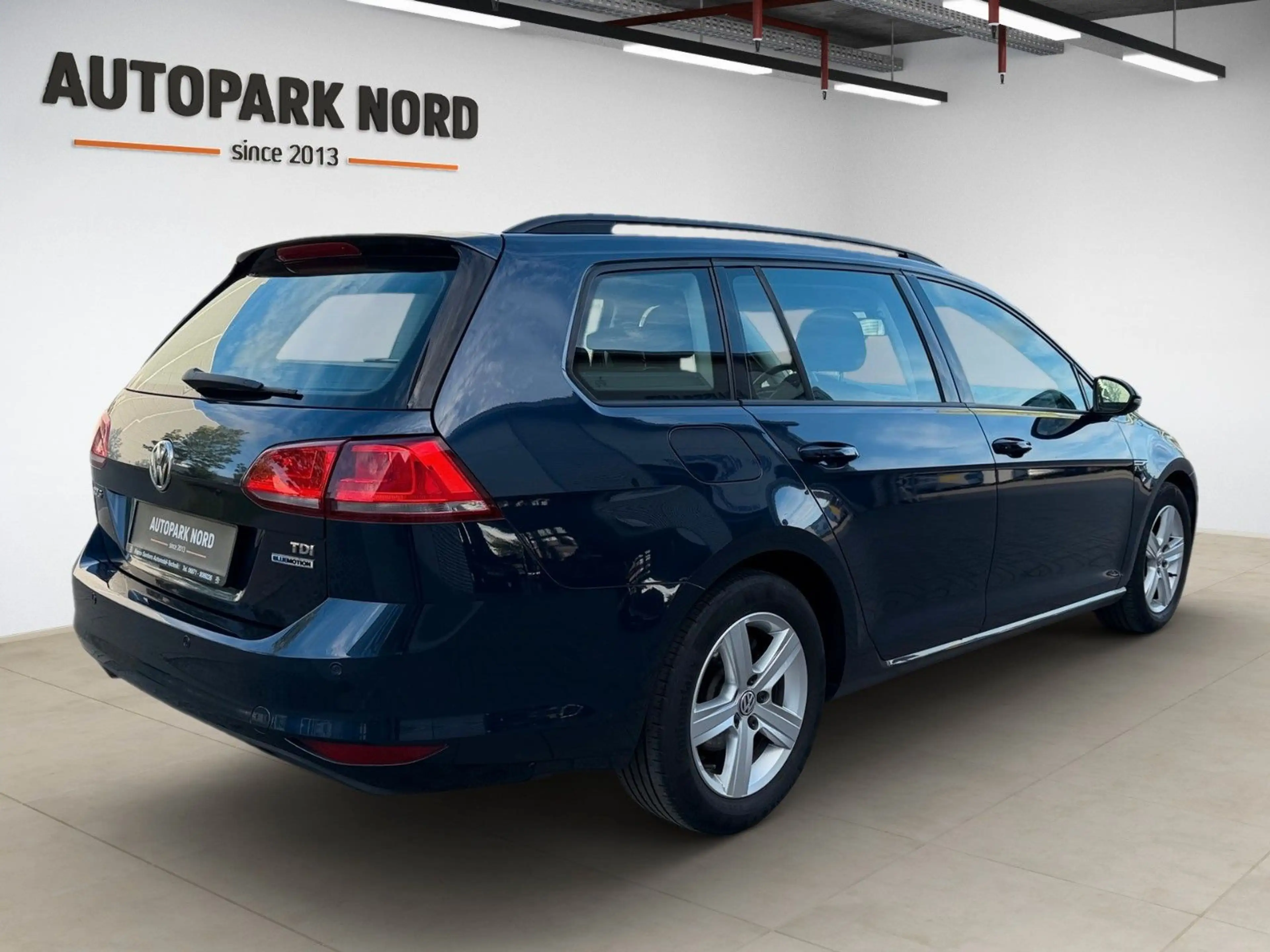 Volkswagen Golf VII 1.6 TDI Variant Trendline BlueMotion — photo 4