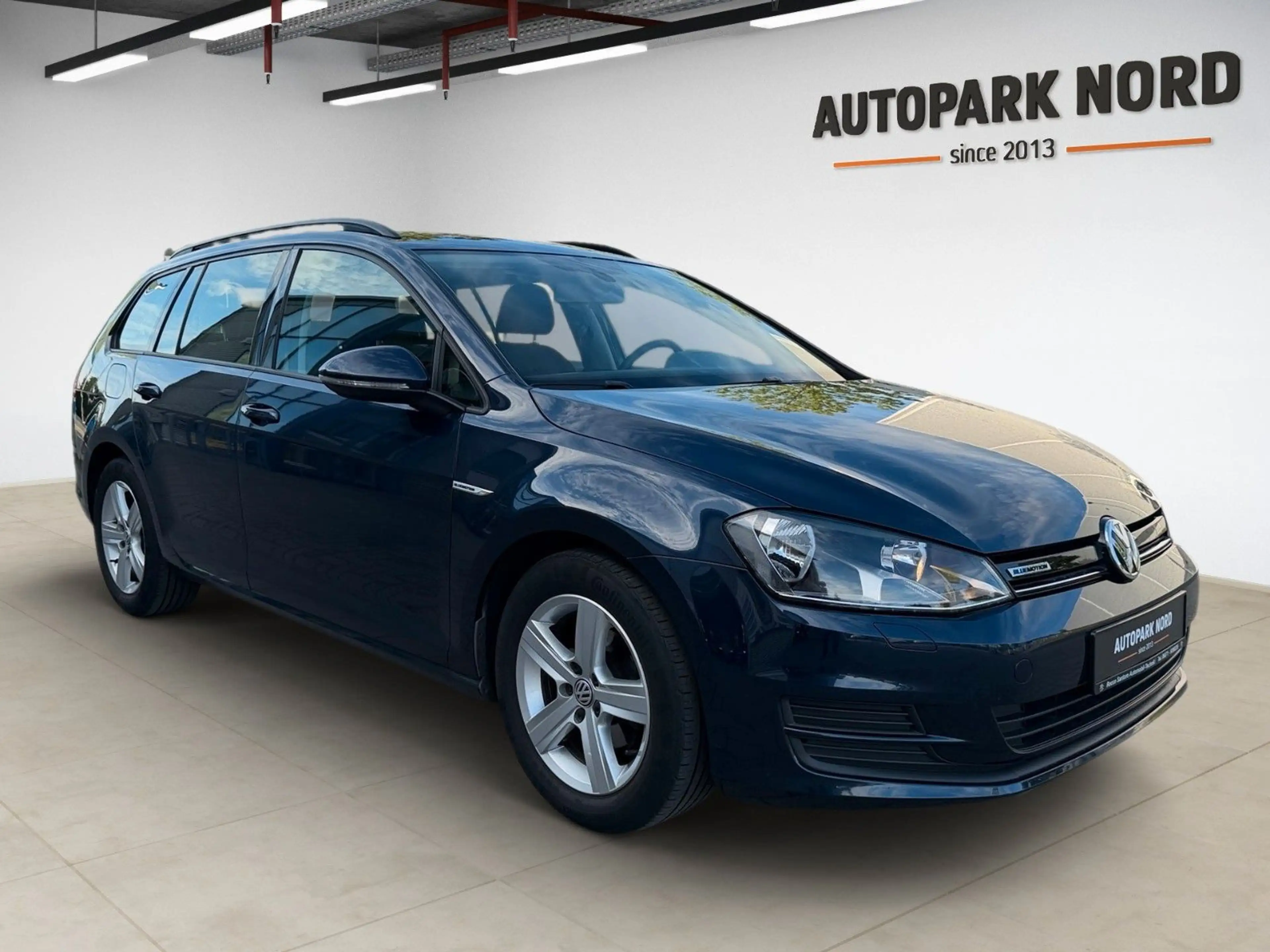 Volkswagen Golf VII 1.6 TDI Variant Trendline BlueMotion — photo 2