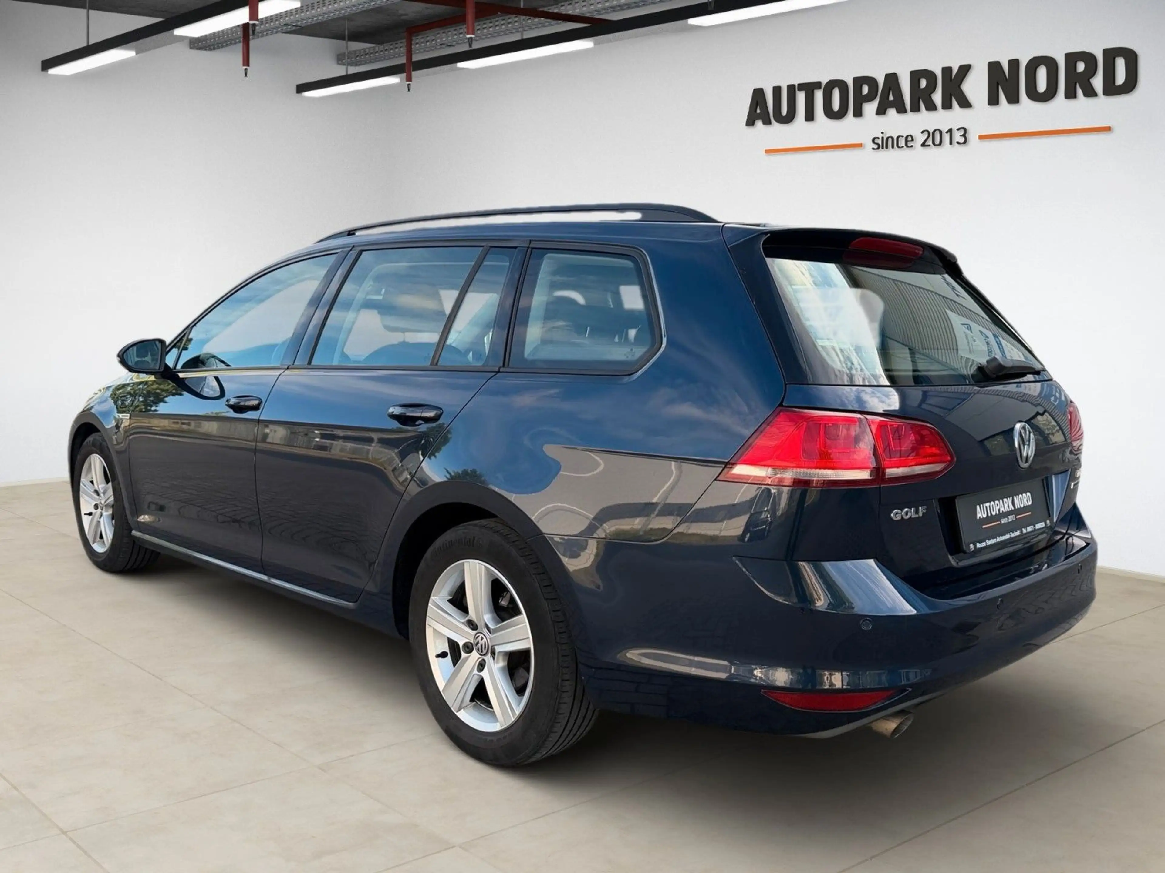 Volkswagen Golf VII 1.6 TDI Variant Trendline BlueMotion — photo 3