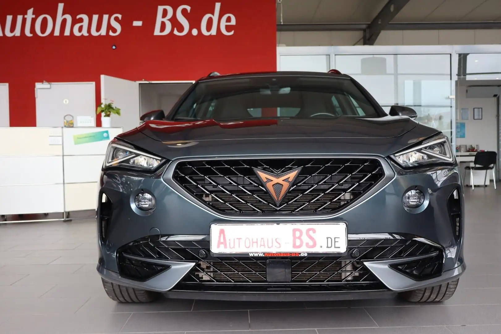 CUPRA Formentor VZ 1.4 e-Hybrid,KameraNavi,LED,AHK,1Hd Grau - 2