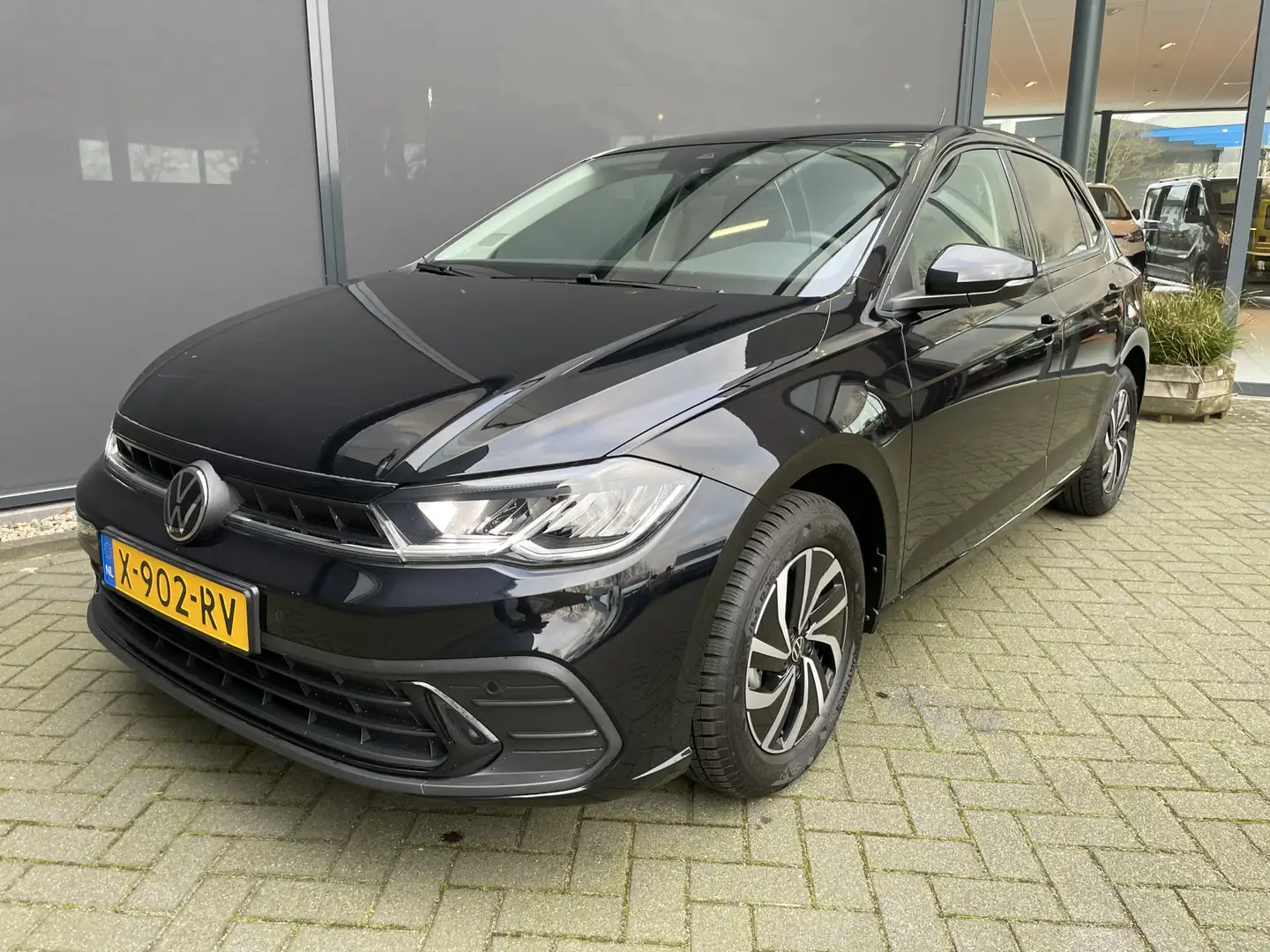 Volkswagen Polo 1.0 TSI Life Business NIEUW!! Climate control - Cr Zwart - 2