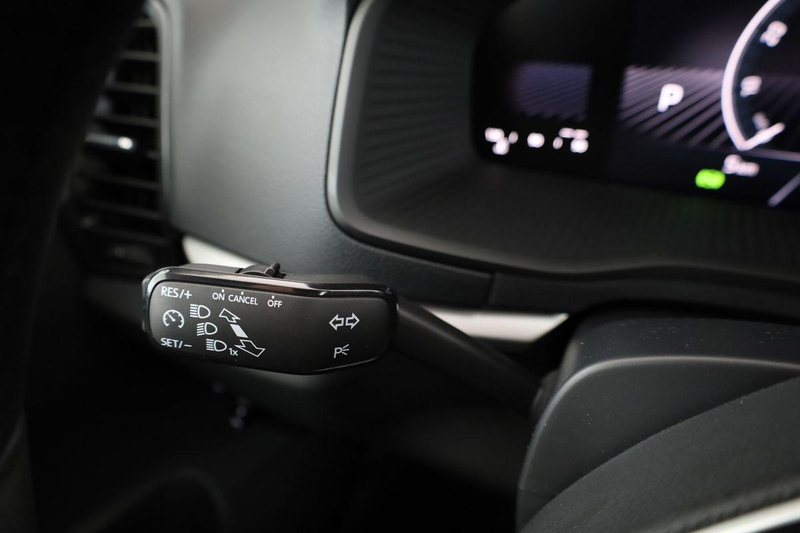 Skoda Karoq Selection 1.5 TSI DSG Selection, AHK, LED, Kame... — photo 9