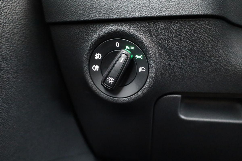 Skoda Karoq Selection 1.5 TSI DSG Selection, AHK, LED, Kame... — photo 8