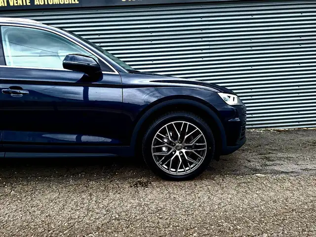 Audi Q5 view 5