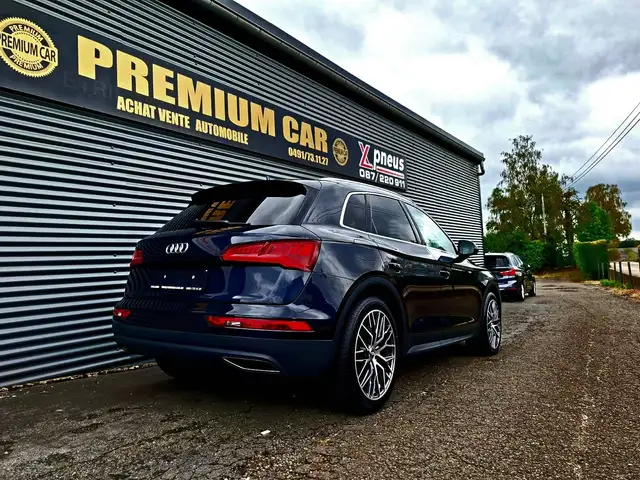 Audi Q5 view 12