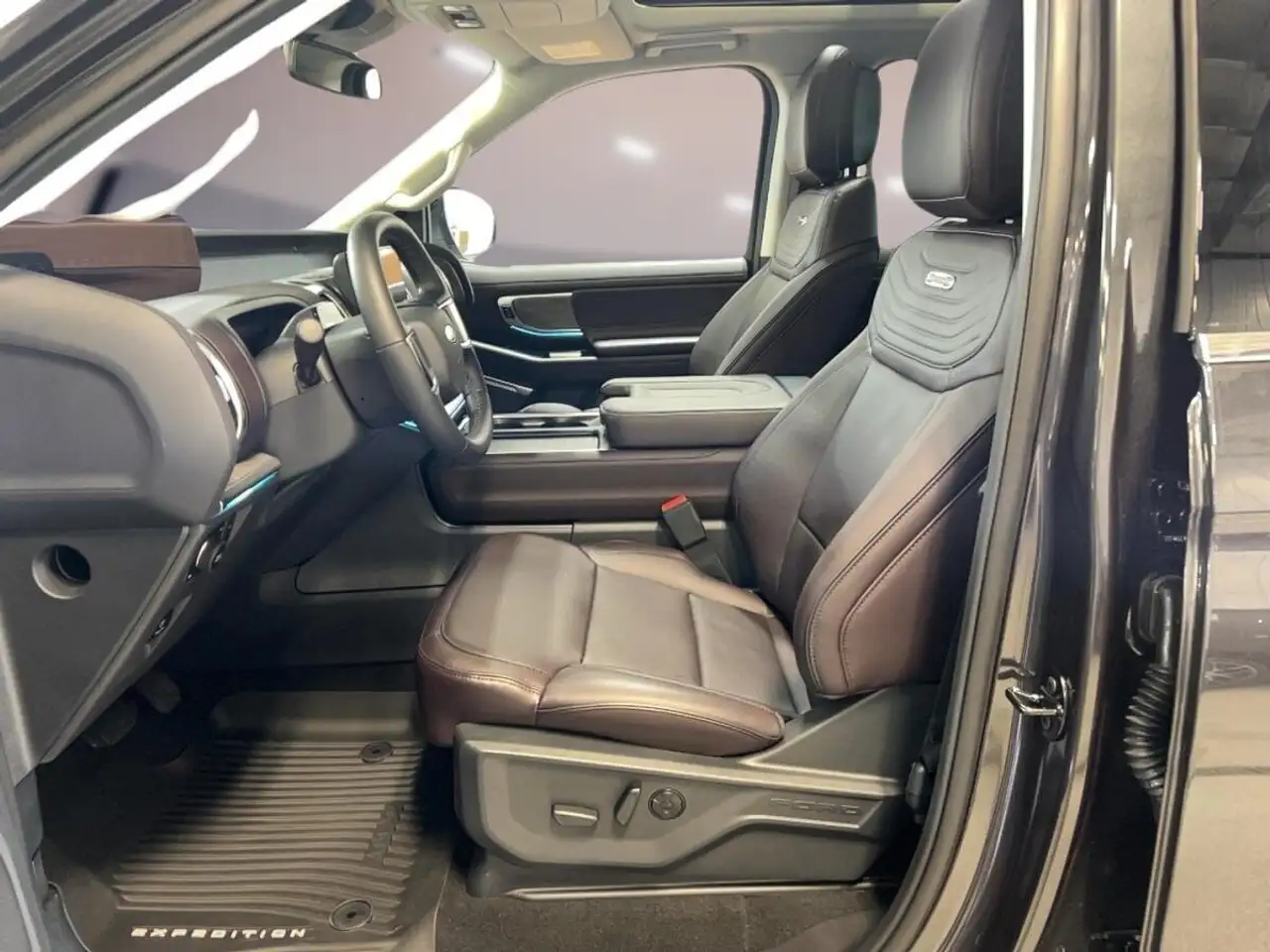 Ford Expedition снимка Ford Expedition