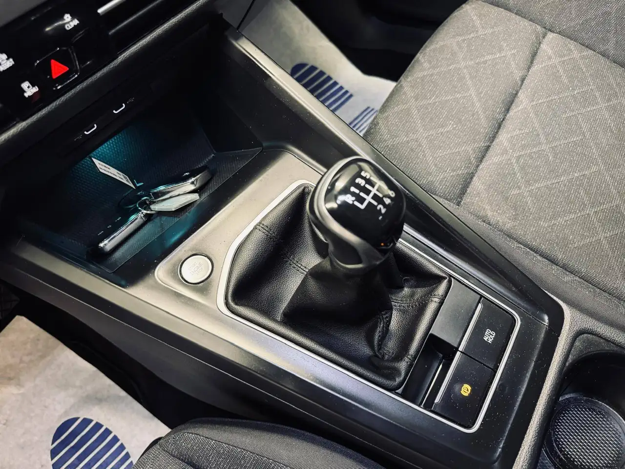 Volkswagen Golf 8 1.0 essence, Carplay, clim, garantie 1an, миниатюра 23