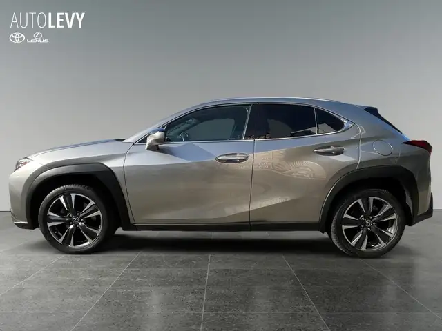 Lexus Ux view 3