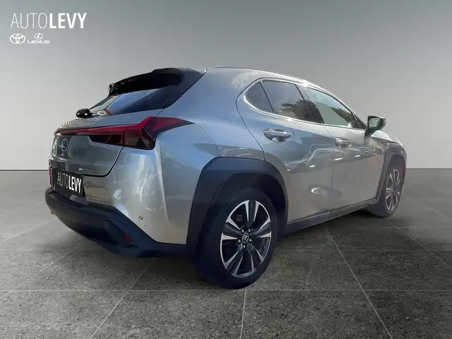 Lexus Ux view 6