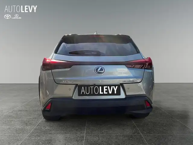Lexus Ux view 5
