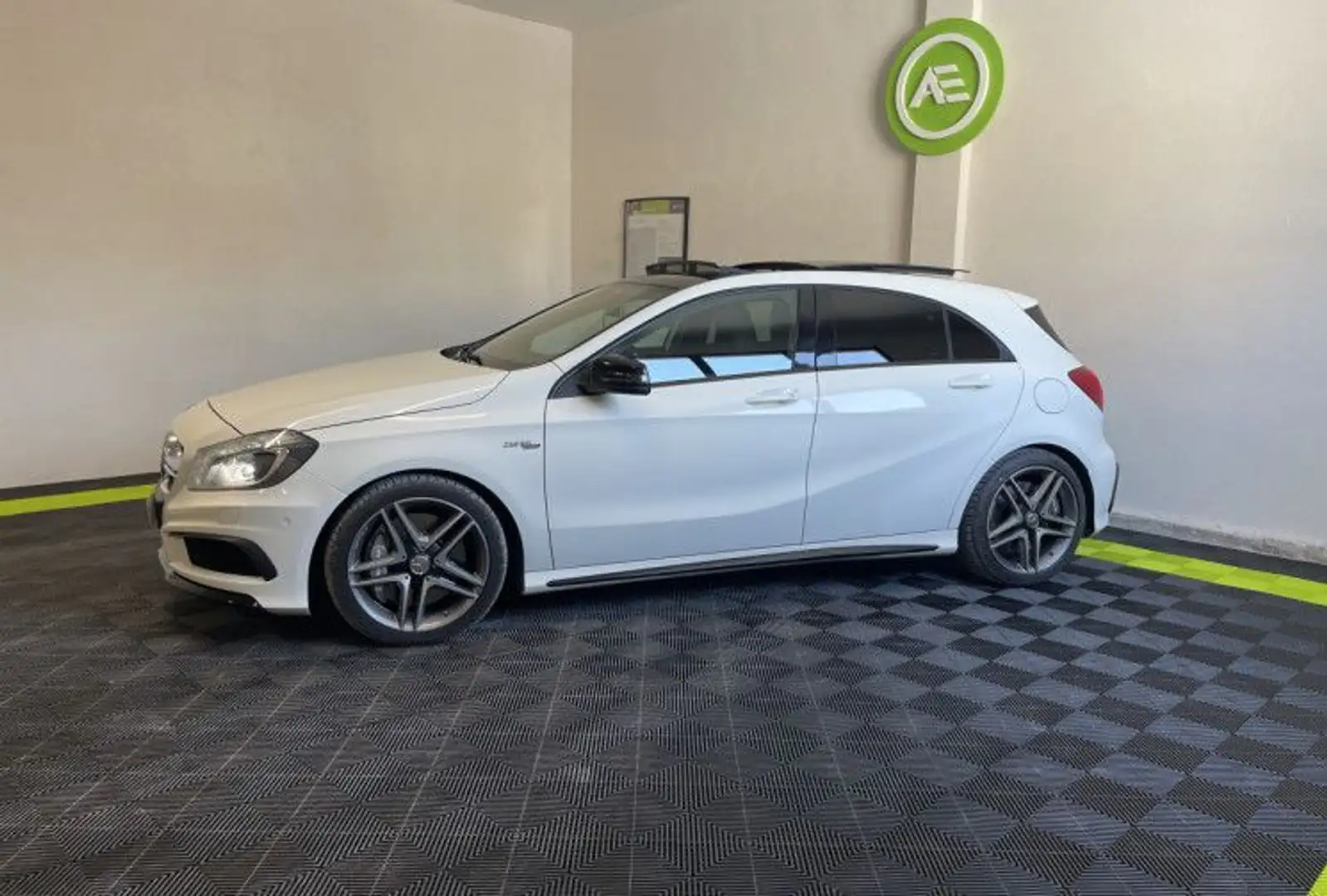 Mercedes-Benz A 45 AMG III (W176) 45 AMG 4Matic DCT + 6000€ OPTIONS / Sui - 2