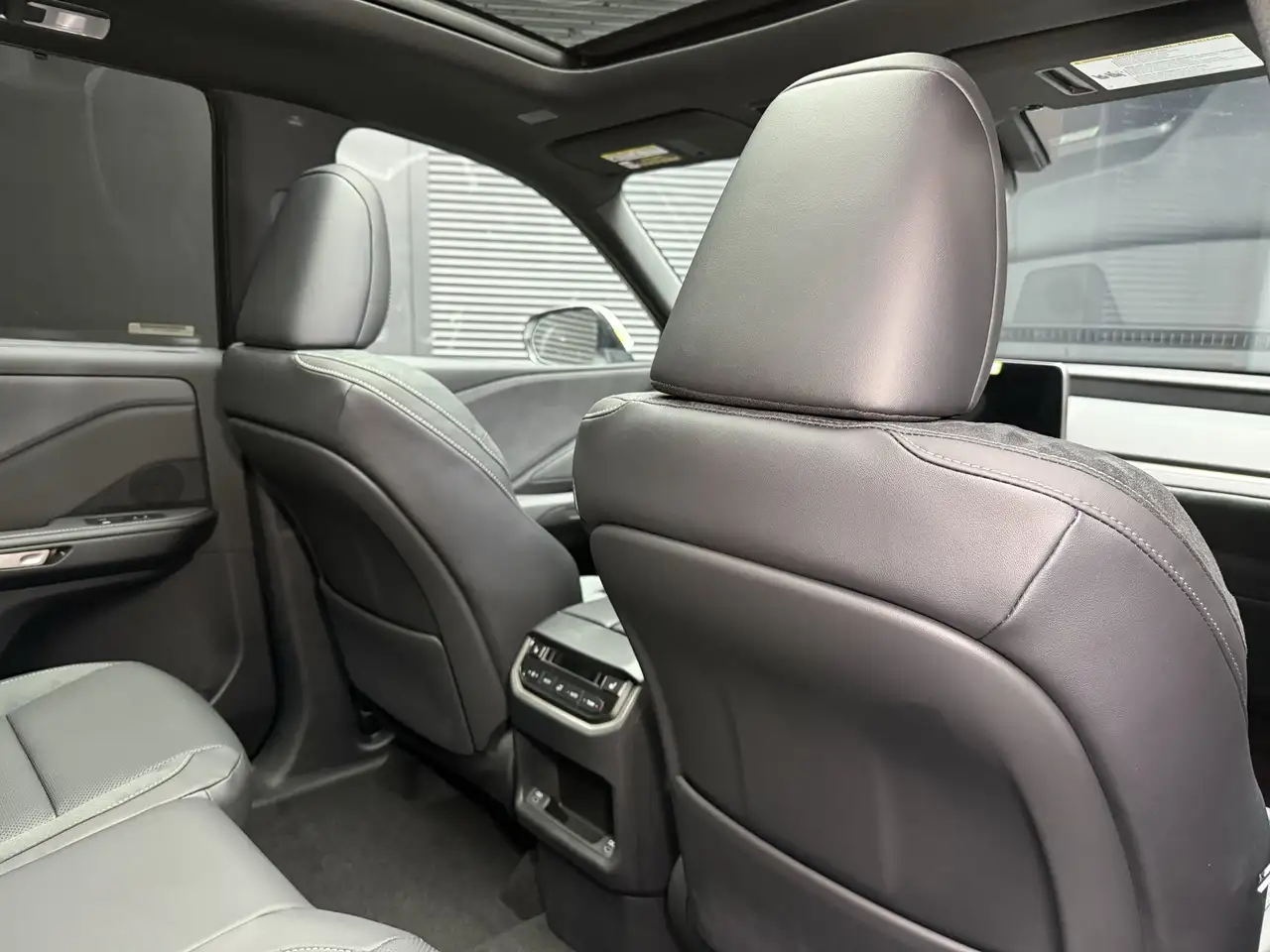 Lexus TX fotografie Lexus TX