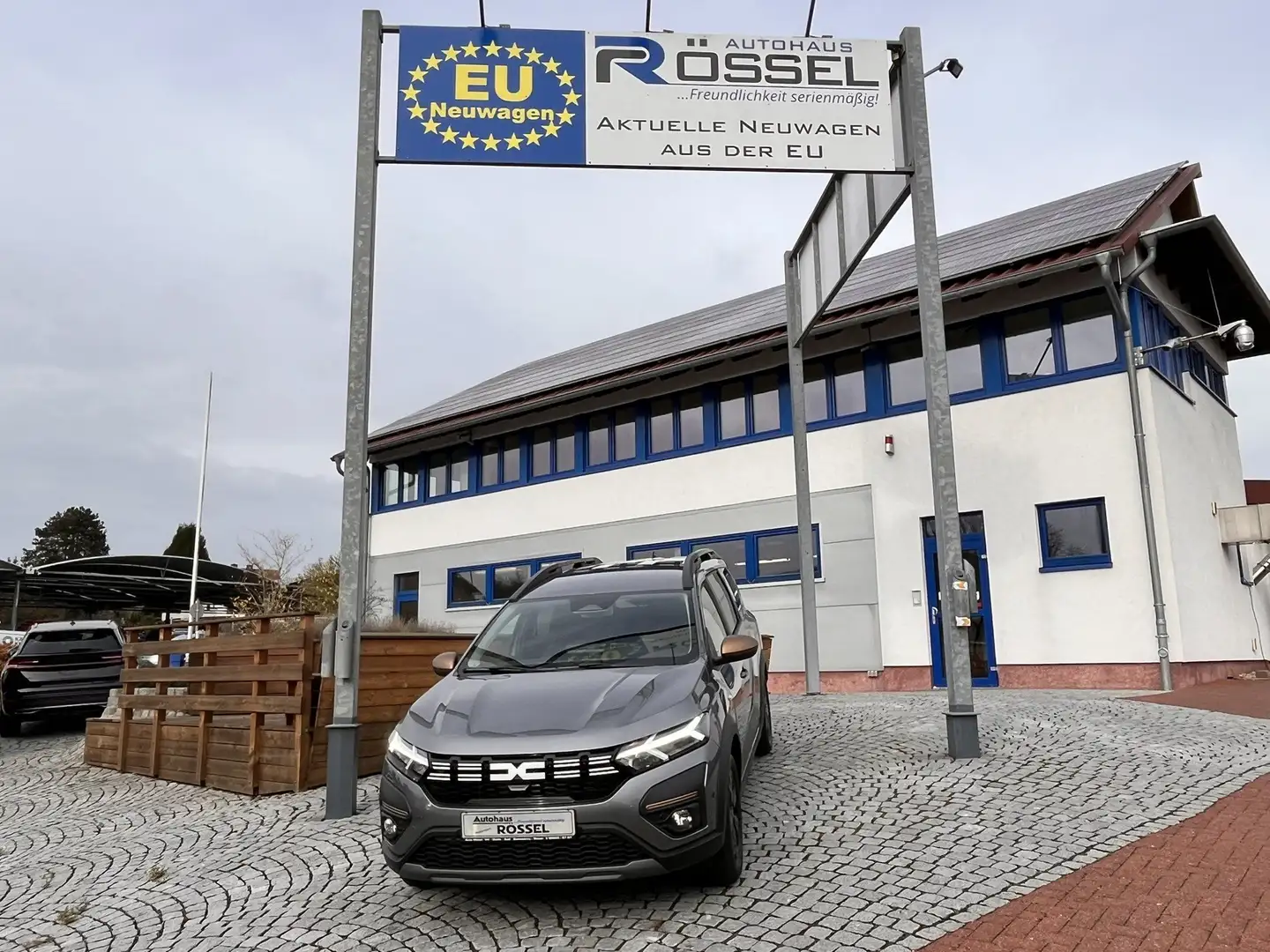 Dacia Jogger HEV 140 Hybrid Extreme Alu 16" PDC+RFK LED Grijs - 1