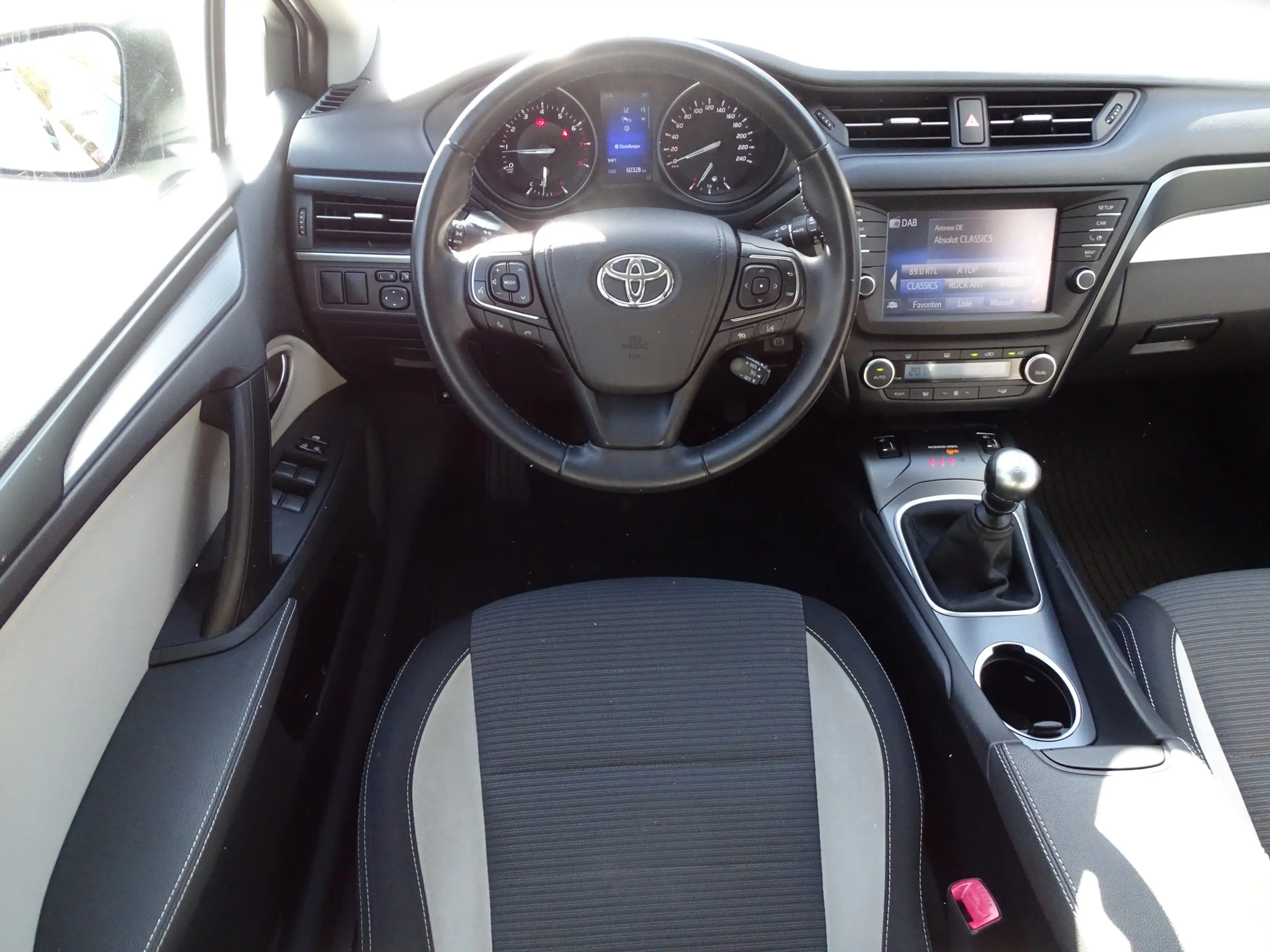 Toyota Avensis 1.8 TS Edition-S — photo 11