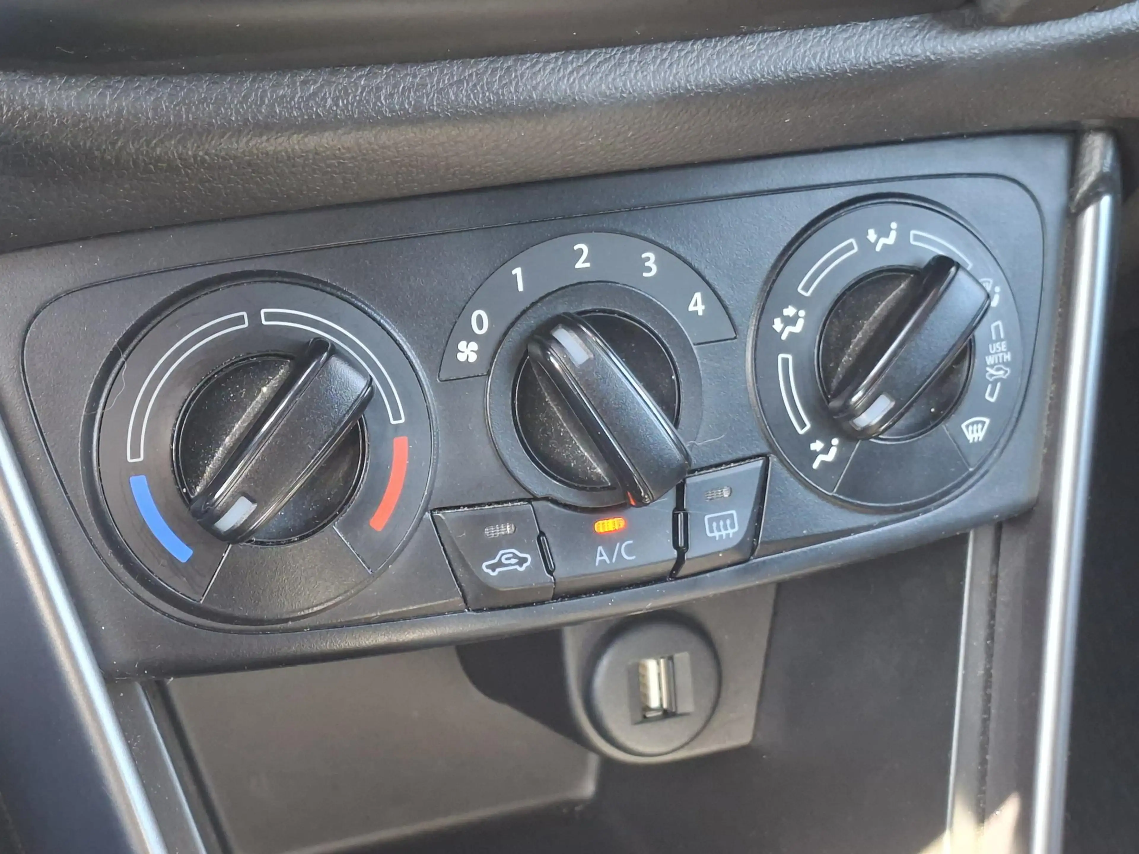 Suzuki S-Cross 1.4 Boosterjet Comfort Smart Hybrid TREKH | CRUISE — photo 13