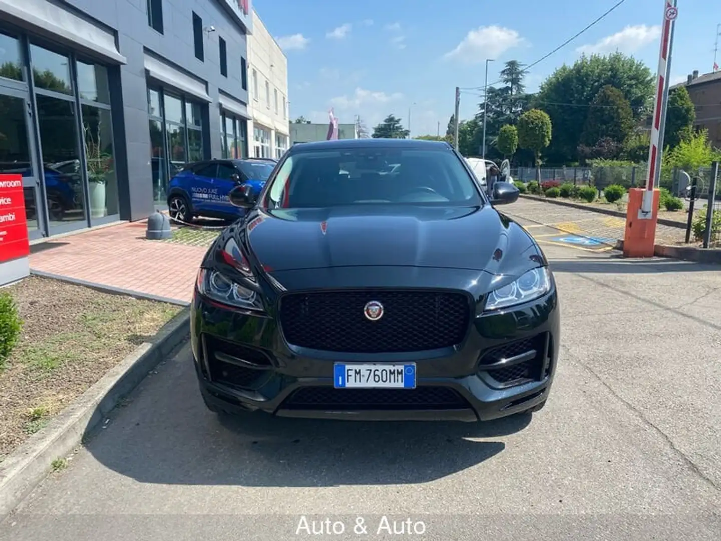 Jaguar F-Pace 2.0d R-Sport awd 180cv auto Nero - 2