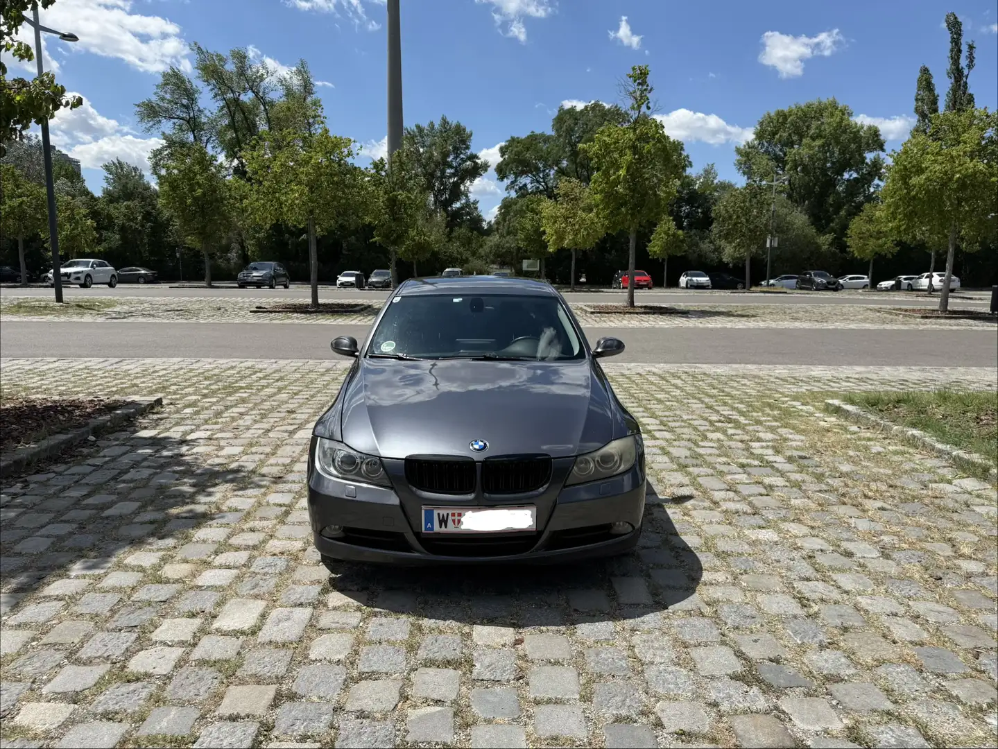 BMW 318 318d - 1