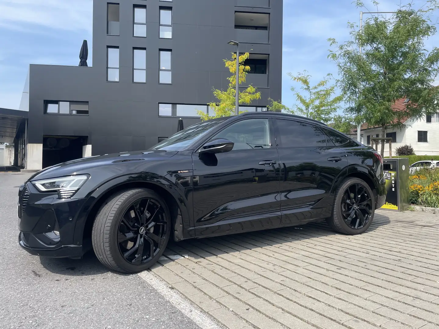 Audi e-tron e-tron SB 55 quattro 95kWh Schwarz - 2