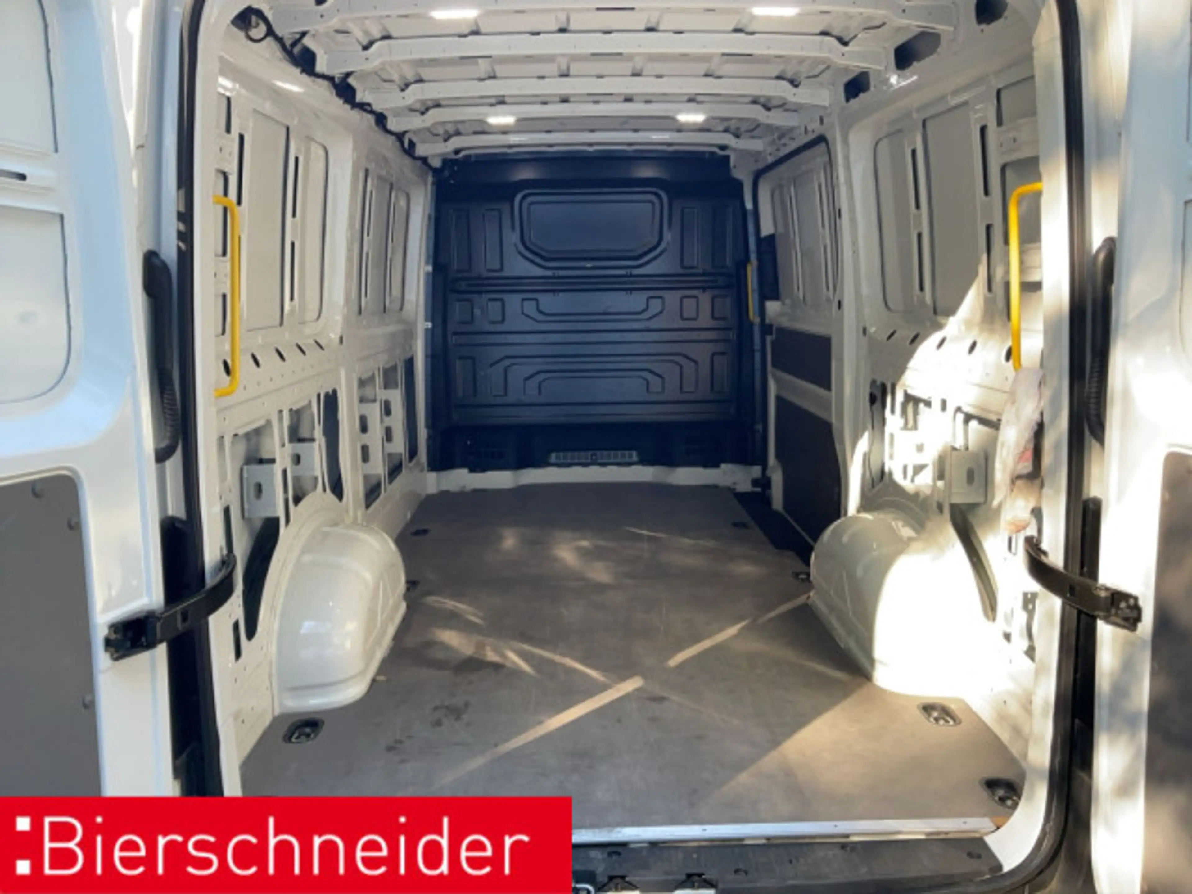 Volkswagen Crafter 30 Kasten EcoProfi AHK NAVI APP — photo 15