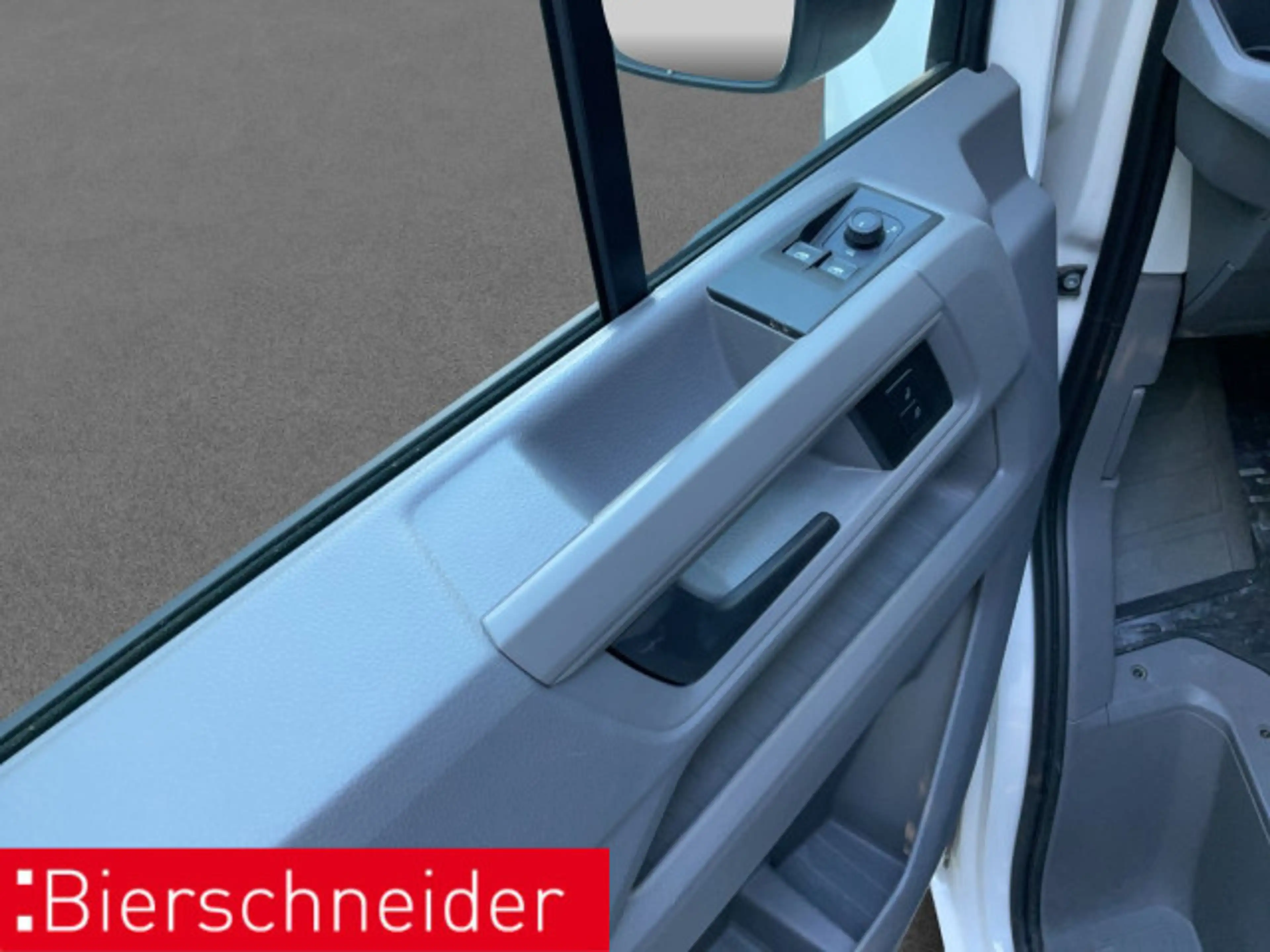 Volkswagen Crafter 30 Kasten EcoProfi AHK NAVI APP — photo 9