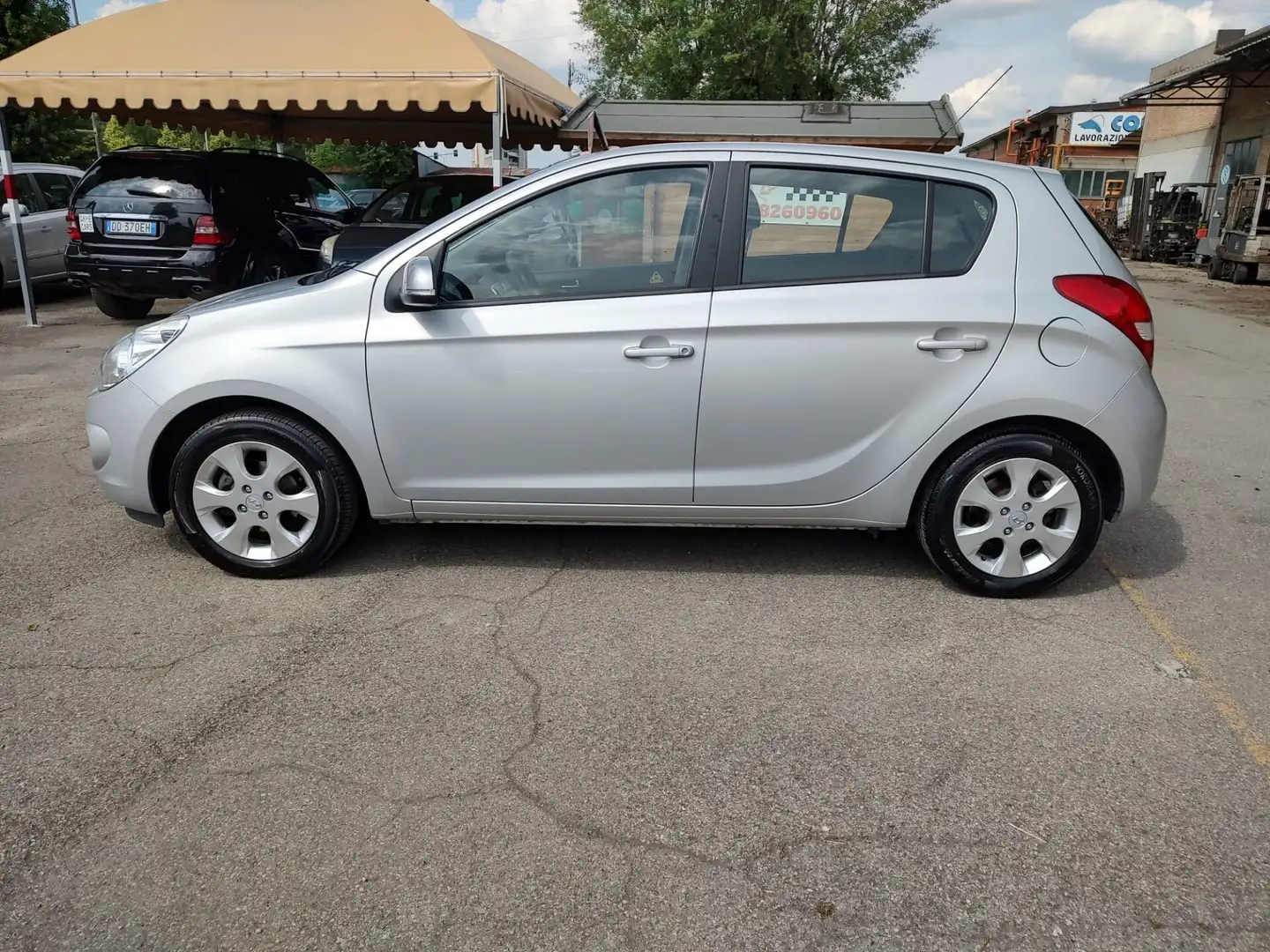 Hyundai i20 1.4 CRDi 5p. Sound Edition, OK NEOPATENTATI, GARAN Grigio - 2