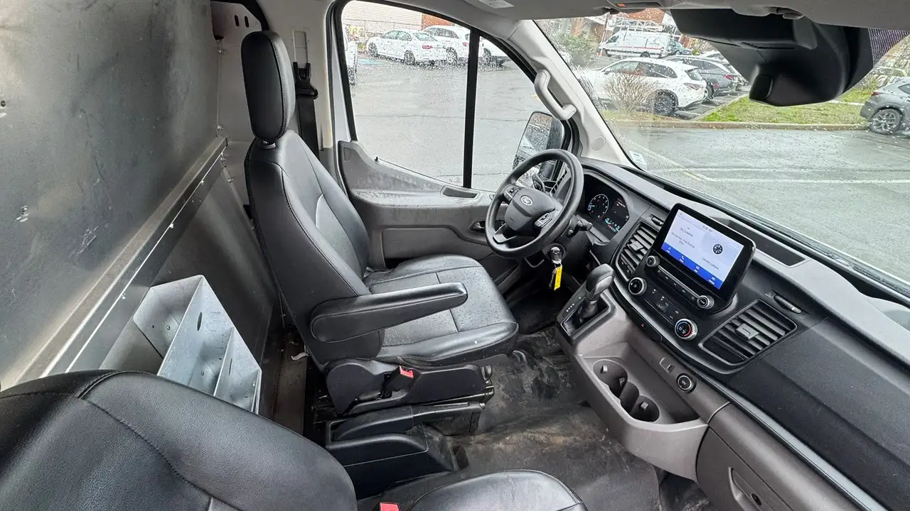 Ford Transit Cargo Van снимка Ford Transit Cargo Van