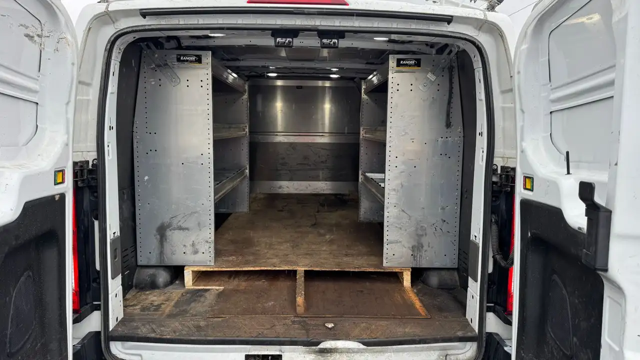 Ford Transit Cargo Van снимка Ford Transit Cargo Van