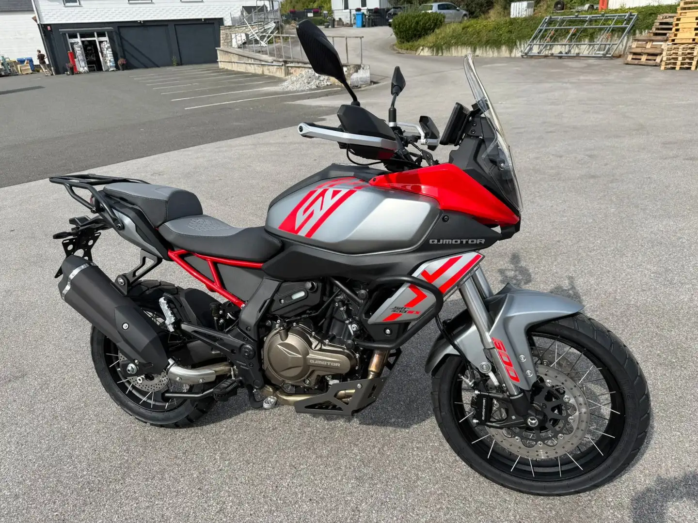 QJ Motor SRT 600 SX ABS Versand deutschlandweit 100€ Rot - 1