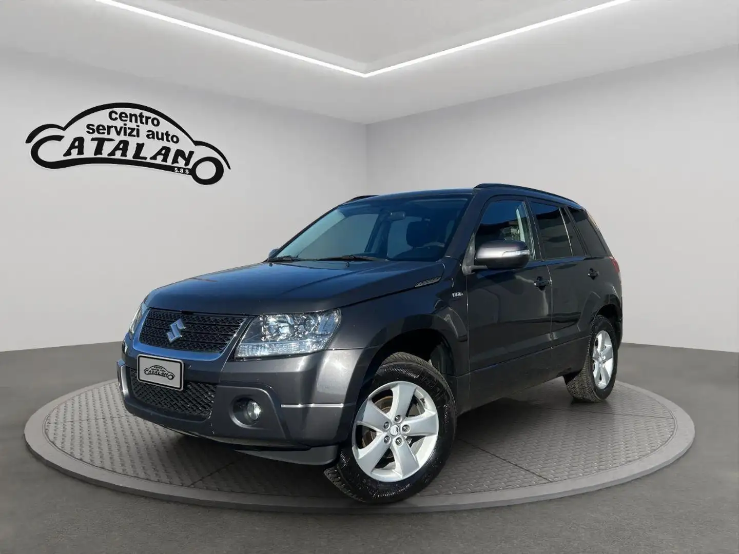 Suzuki Grand Vitara 1.9 DDiS 129CV 5 porte Crossover Gris - 1