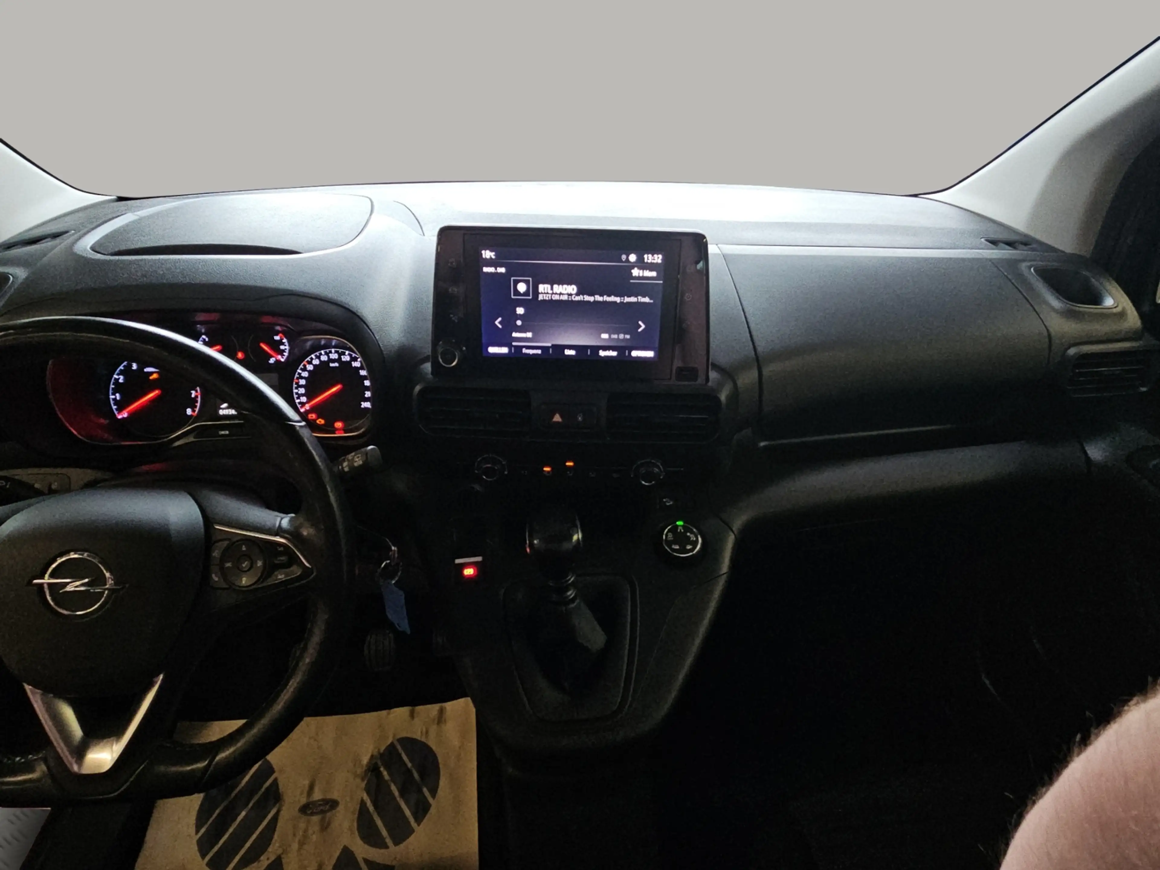 Opel Combo Life E 1,5D Elegance AHK SHZ Kamera GripControl — photo 9