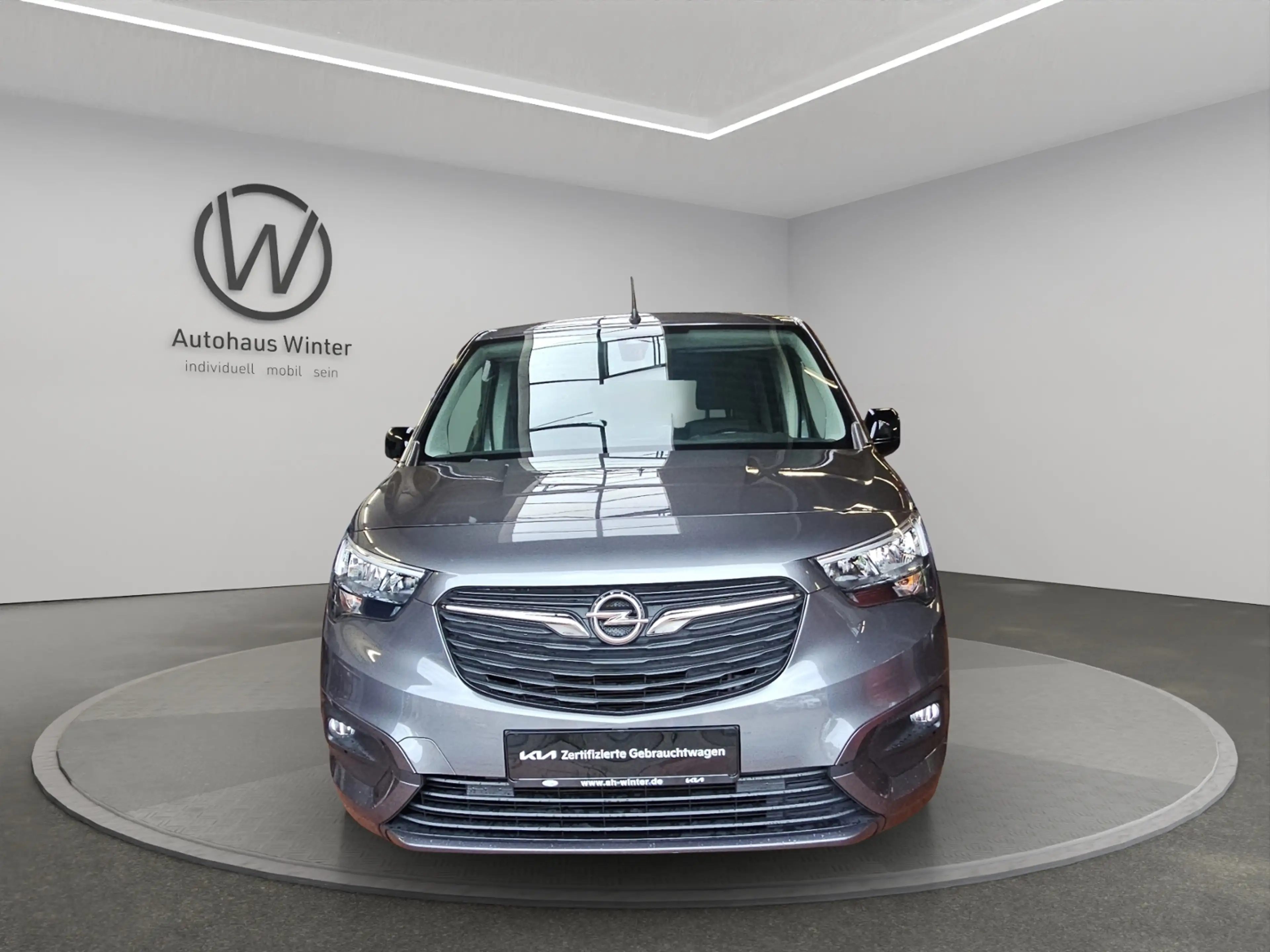 Opel Combo Life E 1,5D Elegance AHK SHZ Kamera GripControl — photo 3