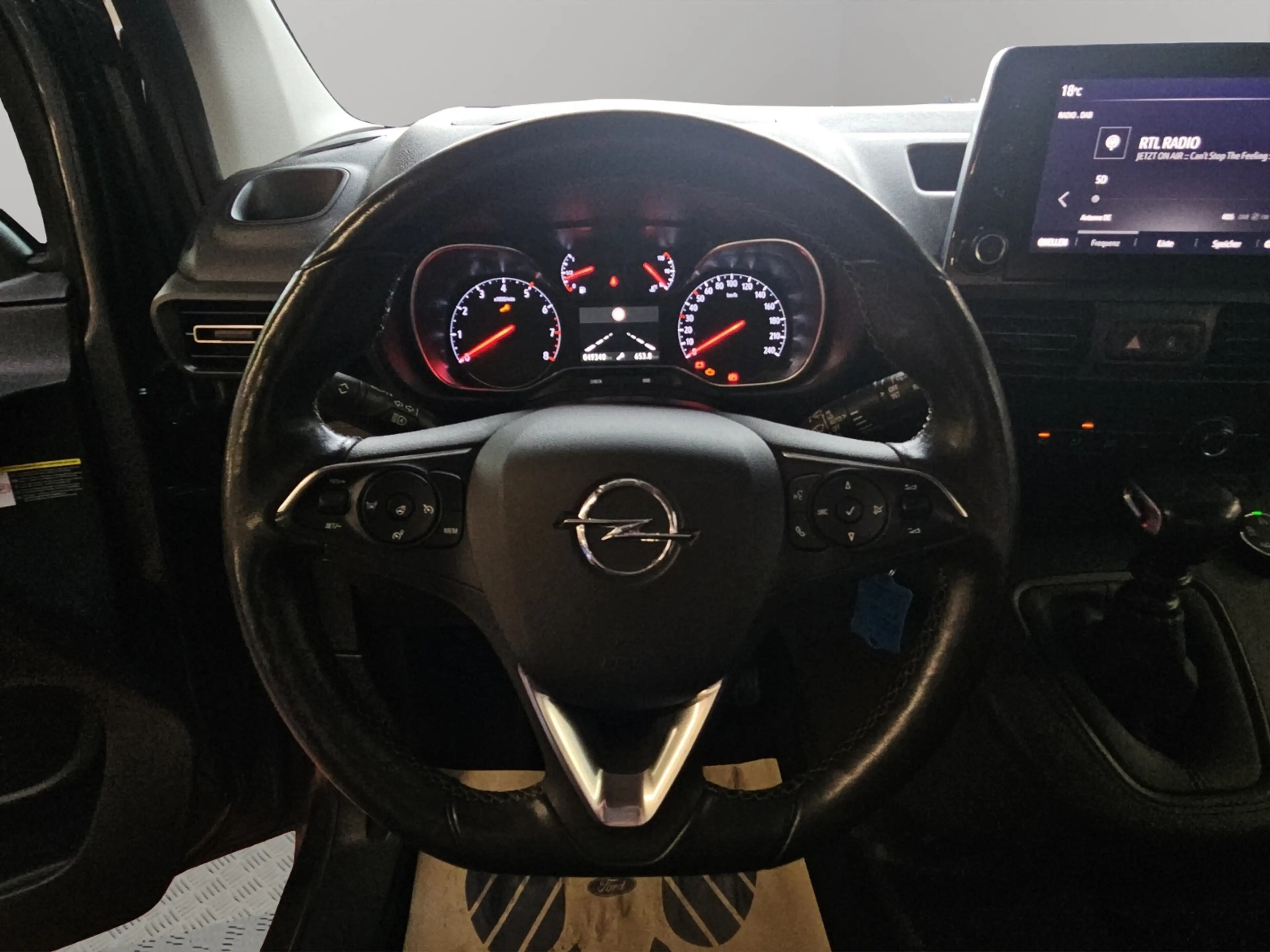 Opel Combo Life E 1,5D Elegance AHK SHZ Kamera GripControl — photo 8