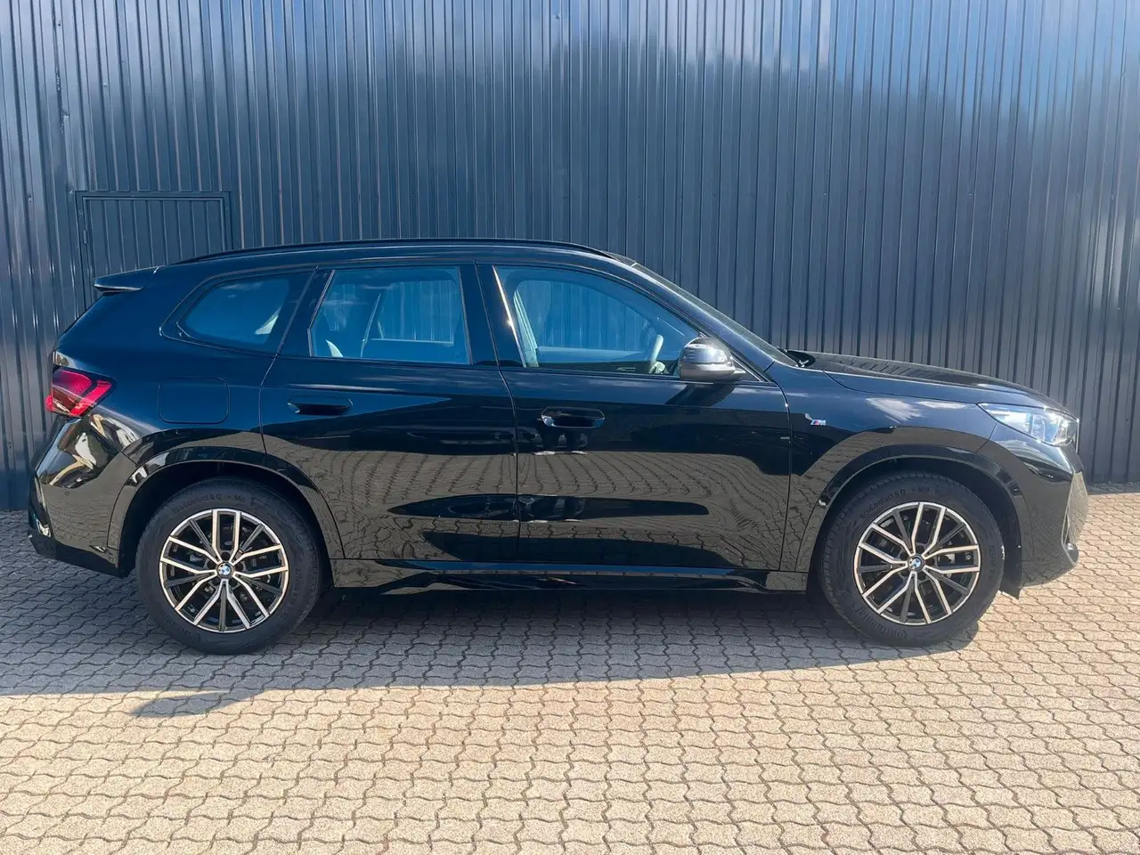 BMW X1 18i sDrive M SPORT / Kamera/adapLED/Komfortzu 5