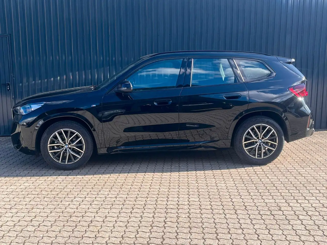 BMW X1 18i sDrive M SPORT / Kamera/adapLED/Komfortzu 6
