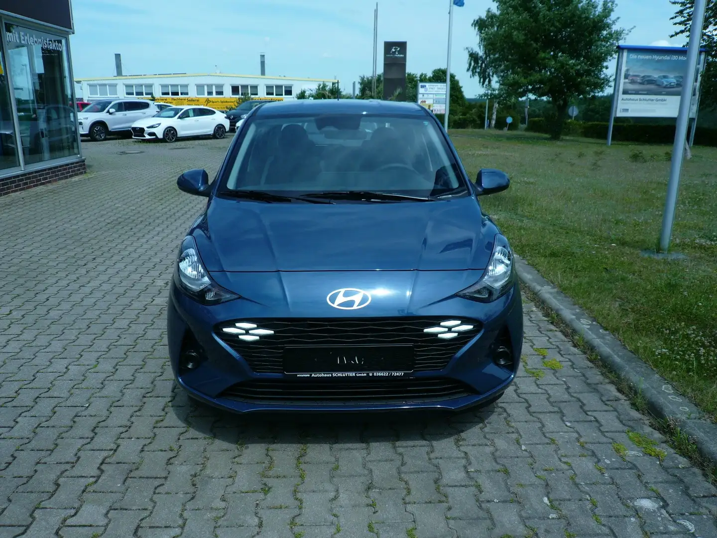 Hyundai i10 1.0 Navi Sitzheizung / Bluetooth / Tempomat / USB Bleu - 2