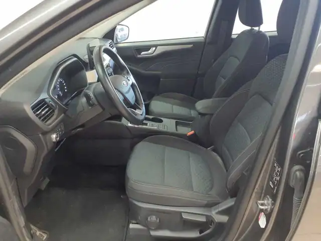 Ford Kuga view 3