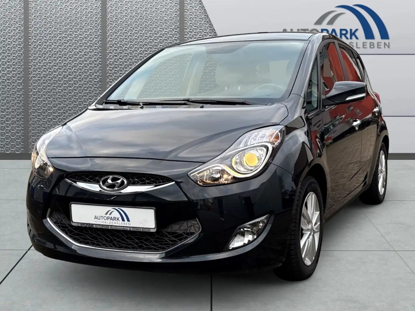 Hyundai iX20 Ix20 1.4 Comfort Klimaautom SHZ Keyless PDC Bergan Noir - 1